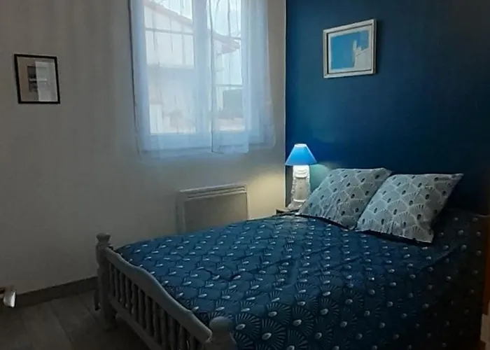 Maison Pour 2 A 4 Personnes Avec Jardin Proche De La Et Des Commerces *