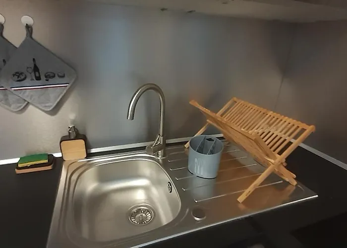 Maison Pour 2 A 4 Personnes Avec Jardin Proche De La Et Des Commerces *