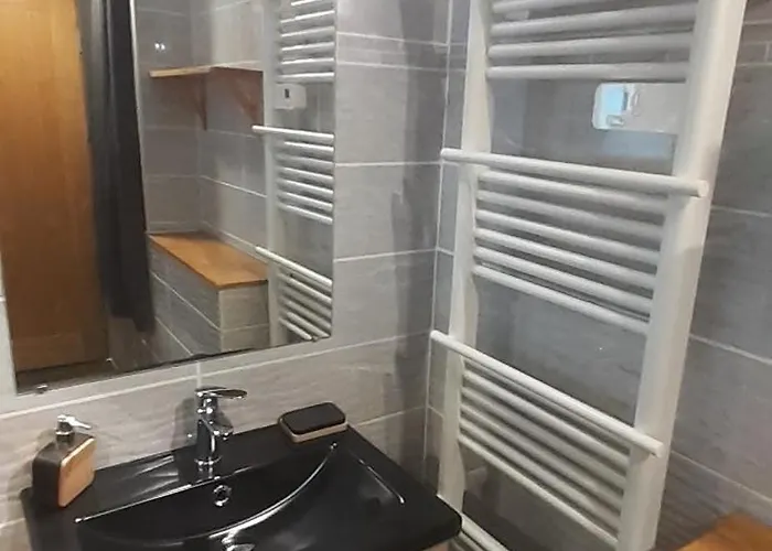 Maison Pour 2 A 4 Personnes Avec Jardin Proche De La Et Des Commerces Feriehus Royan