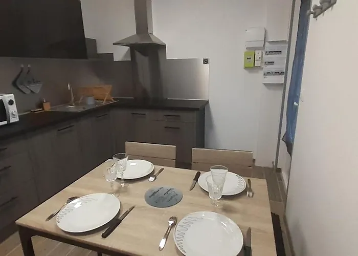 Maison Pour 2 A 4 Personnes Avec Jardin Proche De La Et Des Commerces Feriehus *