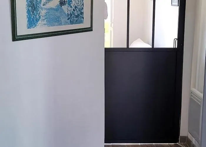 Maison Pour 2 A 4 Personnes Avec Jardin Proche De La Et Des Commerces Feriehus *