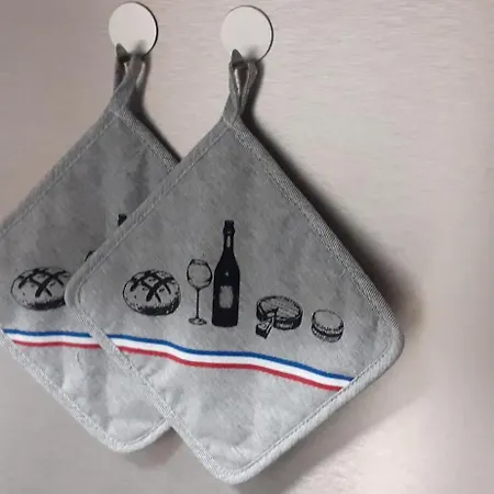 Maison Pour 2 à 4 Personnes Avec Jardin Proche De La Et Des Commerces *