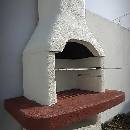 Holiday home Maison Pour 2 A 4 Personnes Avec Jardin Proche De La Et Des Commerces