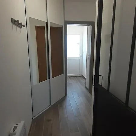 Casa vacanze Maison Pour 2 à 4 Personnes Avec Jardin Proche De La Et Des Commerces