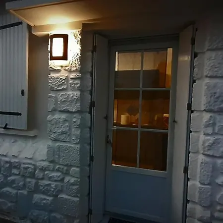Maison Pour 2 à 4 Personnes Avec Jardin Proche De La Et Des Commerces
