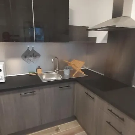 Holiday home Maison Pour 2 A 4 Personnes Avec Jardin Proche De La Et Des Commerces