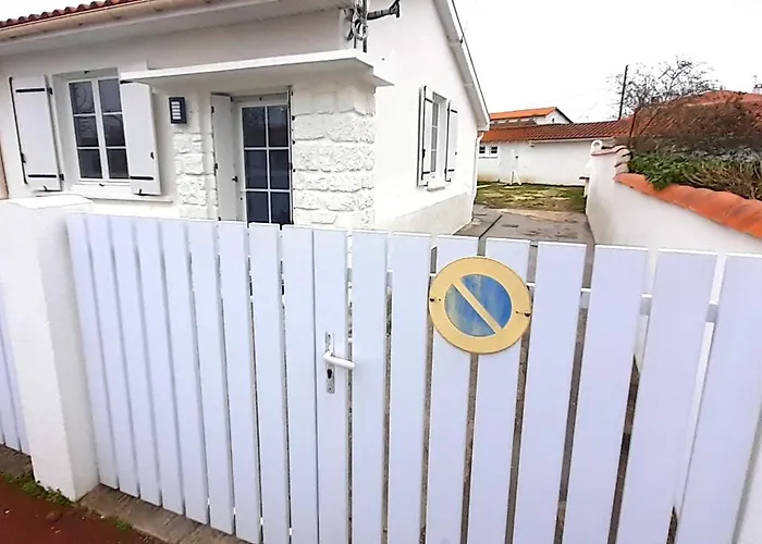 Maison Pour 2 A 4 Personnes Avec Jardin Proche De La Et Des Commerces Holiday home