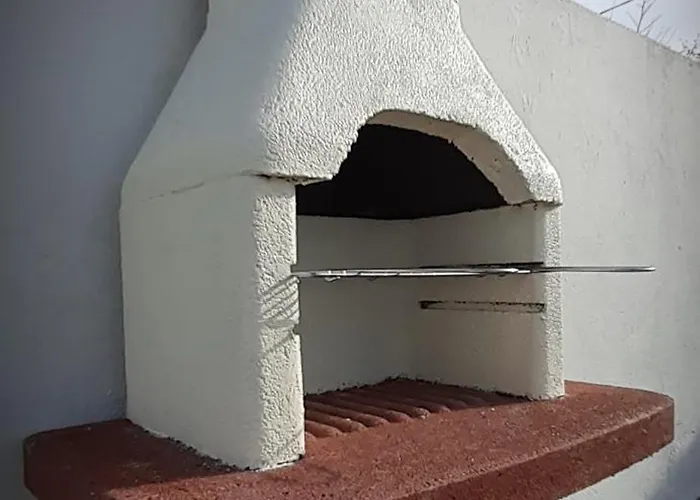 Holiday home Maison Pour 2 A 4 Personnes Avec Jardin Proche De La Et Des Commerces