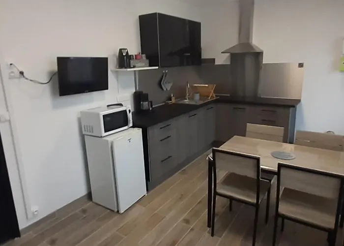 Maison Pour 2 A 4 Personnes Avec Jardin Proche De La Et Des Commerces Royan