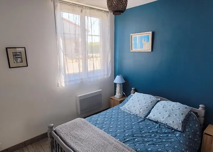 Maison Pour 2 A 4 Personnes Avec Jardin Proche De La Et Des Commerces *